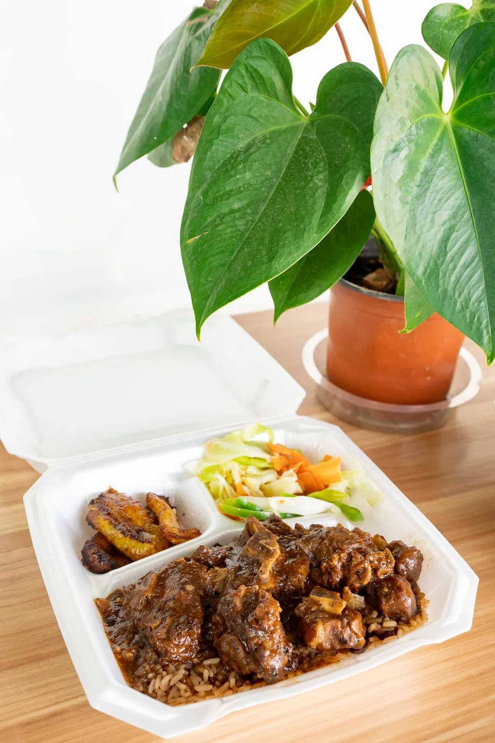 ¿Primera vez comiendo comida jamaicana? Esto es lo que debes pedir